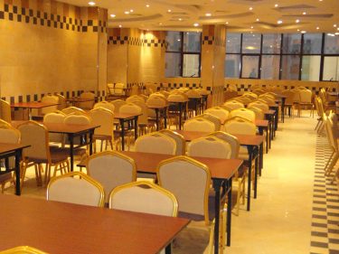 RESTAURANT SEATING ARRANGEMENTS